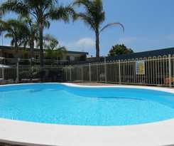 Chapman Court Holiday Units