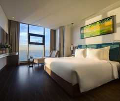 Hotel Maximilan Danang Beach