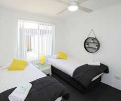 Hotel 112 Olive Apartments