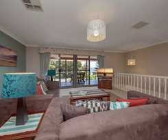 Hotel Sandy Point Road, 151