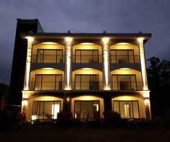 Hotel Chulu Manor