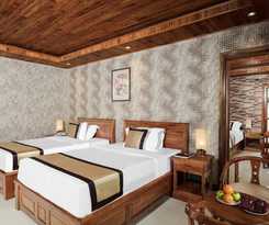 Hotel Golden Topaz Resort