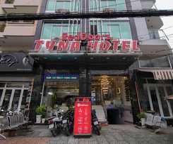 RedDoorz Plus near Ben Thanh Market