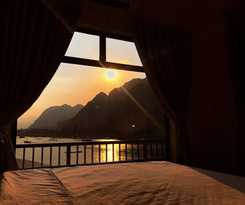 Hotel Phong Nha Coco Riverside Homestay