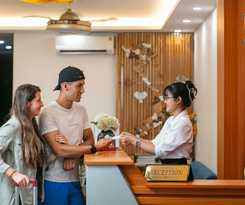 Hotel Hanoi La Cascada House and Travel