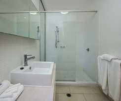 Hotel 1 Bright Point Apartment 1401