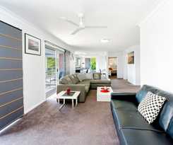 Hotel Adrift Apartments