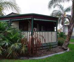 Coachhouse Marina Resort