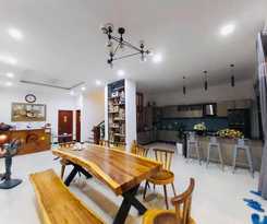Hotel Chichi House