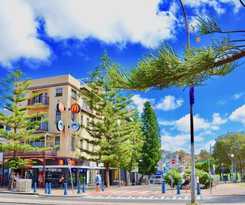 Hostel Mad Monkey Coogee Beach