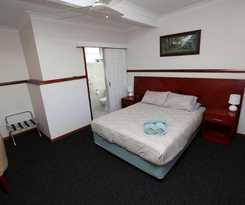Hotel Across Country Motor Inn