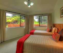 Hotel Whispering Pines Luxury Cottages