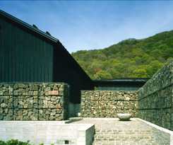 OTARU RETREAT by Onko Chishin