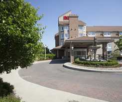 Hotel Monte Carlo Inn - Brampton Suites