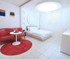 Hotel S