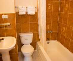 Hotel Travellers Beach Resort