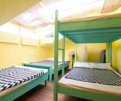 Hotel Go Surfari House