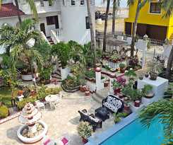 Hotel White Castle Resort and