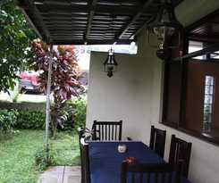 Hotel Twin Pines Suites