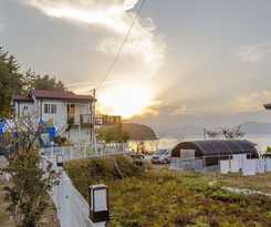 Pensión Sea and Sunset Pension