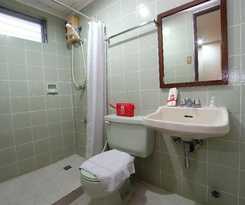 ZEN Rooms Basic Quezon V Mapa