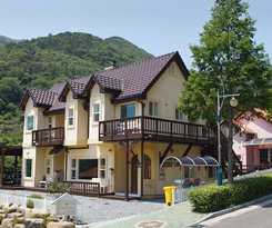 Pensión Namhae Bins House