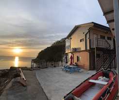 Pensión Lim Sea Side Poolvilla