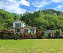 Pensión Flower field