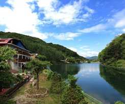 Pensión White house on the lake