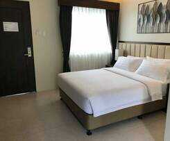 Rovira Suites