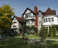 Hotel Petit and Restaurant Old Age
