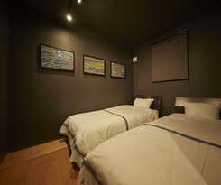 Hotel Gallery Distortion 9