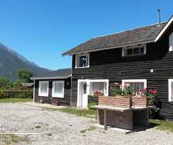 Hotel Cabanas Valle del Pirque