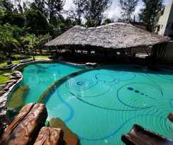 Hotel Dugong Village-green