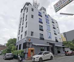 Oyo 818 Suksomboon Residence