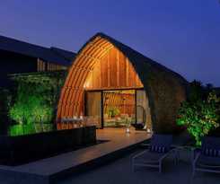 Anantara World Islands Dubai Resort