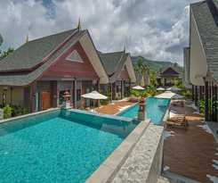 Hotel The Scene Cliff View Villas