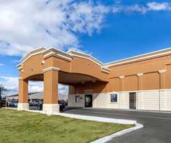 Quality Inn and Suites near Downtown Mesa