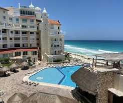 Cancun Plaza - Best Beach