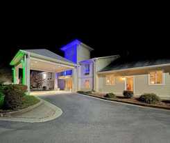 Clarion Pointe-Dillard near Blue Ridge Mountains