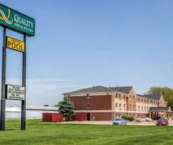 Quality Inn and Suites Davenport Near I-80