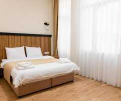 La Pera Suites