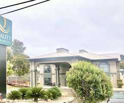 Hotel Quality Inn and Suites