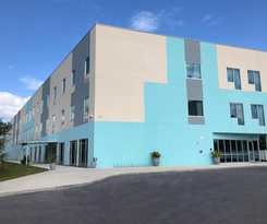 Hotel Travelodge By Wyndham Panama City Beach / Beachfront