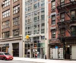 La Quinta Inn and Suites by Wyndham Times Square South