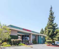 Hotel Days Inn and Suites by Wyndham Sunnyvale