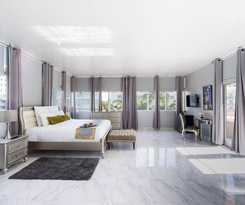 Hotel Secret Garden Miami Beach