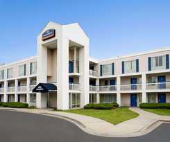Travelodge by Wyndham Lansing IL