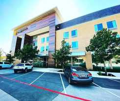 La Quinta Inn and Suites By Wyndham Lakeway