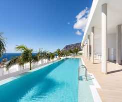 Crystal I Luxury Apartments